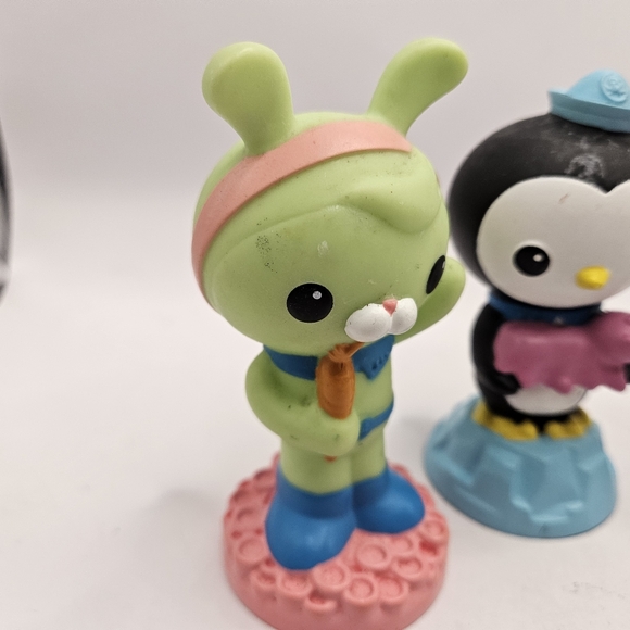 2012 Mattel Octonauts Tweak with carrot Peso Penguin Rubber pvc figures Used. - Picture 4 of 9